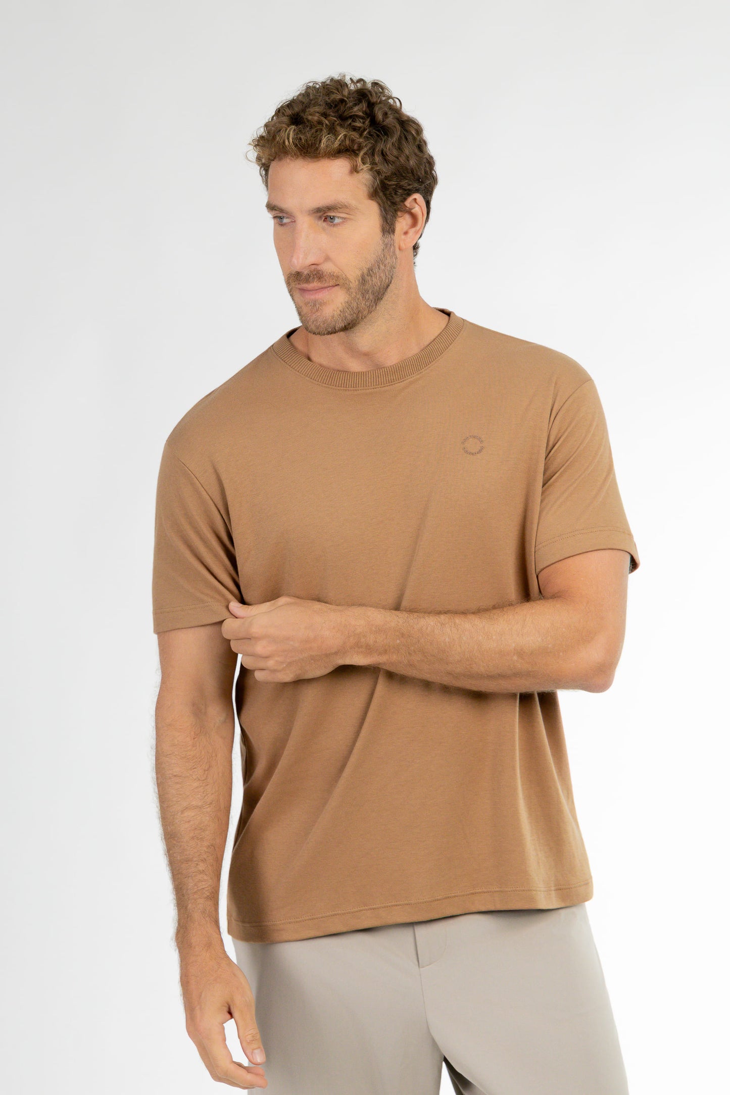 Camiseta Masculina em Suedine